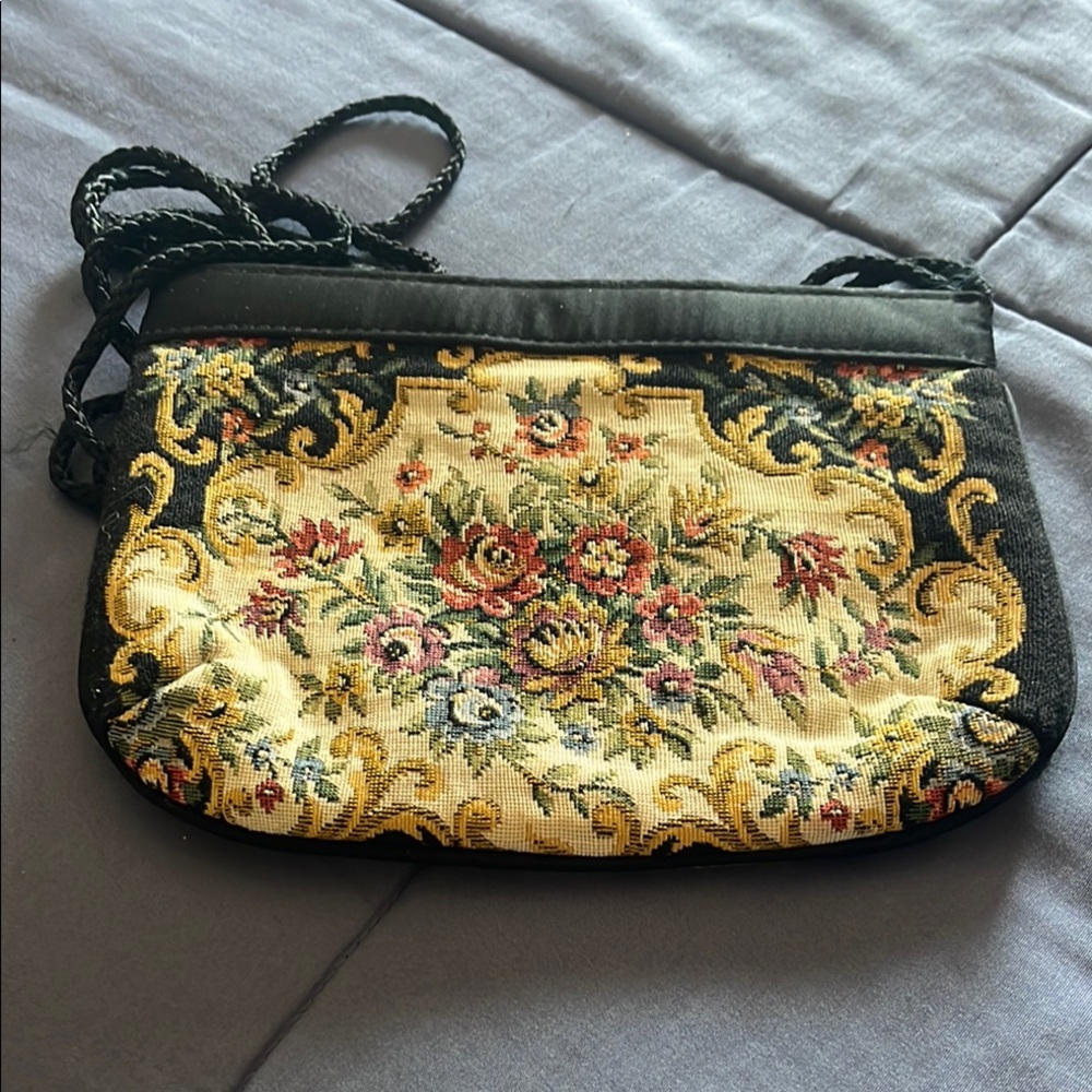 Elegant Floral Tapestry Small Shoulder Bag